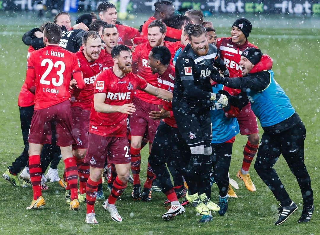 ティモ・ホルンのインスタグラム：「DERBYSIEGER 🔴⚪️ #effzeh」