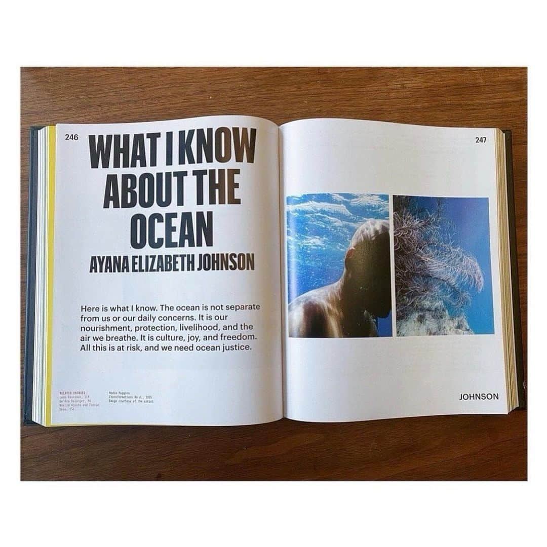 エリー・ゴールディングさんのインスタグラム写真 - (エリー・ゴールディングInstagram)「Hi! I’m Dr. Ayana Elizabeth Johnson (@ayanaeliza). I’m a marine biologist, a climate policy nerd, a writer, and a Brooklyn native. Thanks, Ellie, for passing the mic!  My work [swipe] is where ocean and climate and justice and joy intersect. This includes co-editing the @allwecansave anthology, co-authoring the Blue New Deal, writing opeds, co-hosting the podcast @how2saveaplanet, co-founding @urbanoceanlab, a think tank for the future of coastal cities, and generally making sure we don’t forget about the ocean when we create climate policy, . More about all my projects and links to my writing are at: ayanaelizabeth.com  People often ask me “How can I help with climate issues?” If you are looking to get more involved, YAY! And here’s my advice: Think of it like a Venn diagram, with 3 overlapping circles. One circle is what are you good at – the skills, resources, and magic can you offer? (art? science? communications? design? policy? protest? engineering?) Another circle is the work that needs doing – the climate solutions we need to push forward (from renewable energy to regenerative agriculture). And the third is what brings you joy – what gets you out of bed in the morning. This is the work of our lifetimes, and there’s no reason it has to be miserable! Consider how you can be at the epicenter of that Venn diagram.  And think bigger than yourself – it’s not about what you can do as an individual, obsessing only about minimizing your own carbon footprint and waste. It’s about what we can do *together* to transform our energy, transportation, agriculture, buildings, manufacturing to live more gently on this magnificent planet. So join an organization, find your #ClimateSquad. We need you!」2月7日 5時34分 - elliegoulding