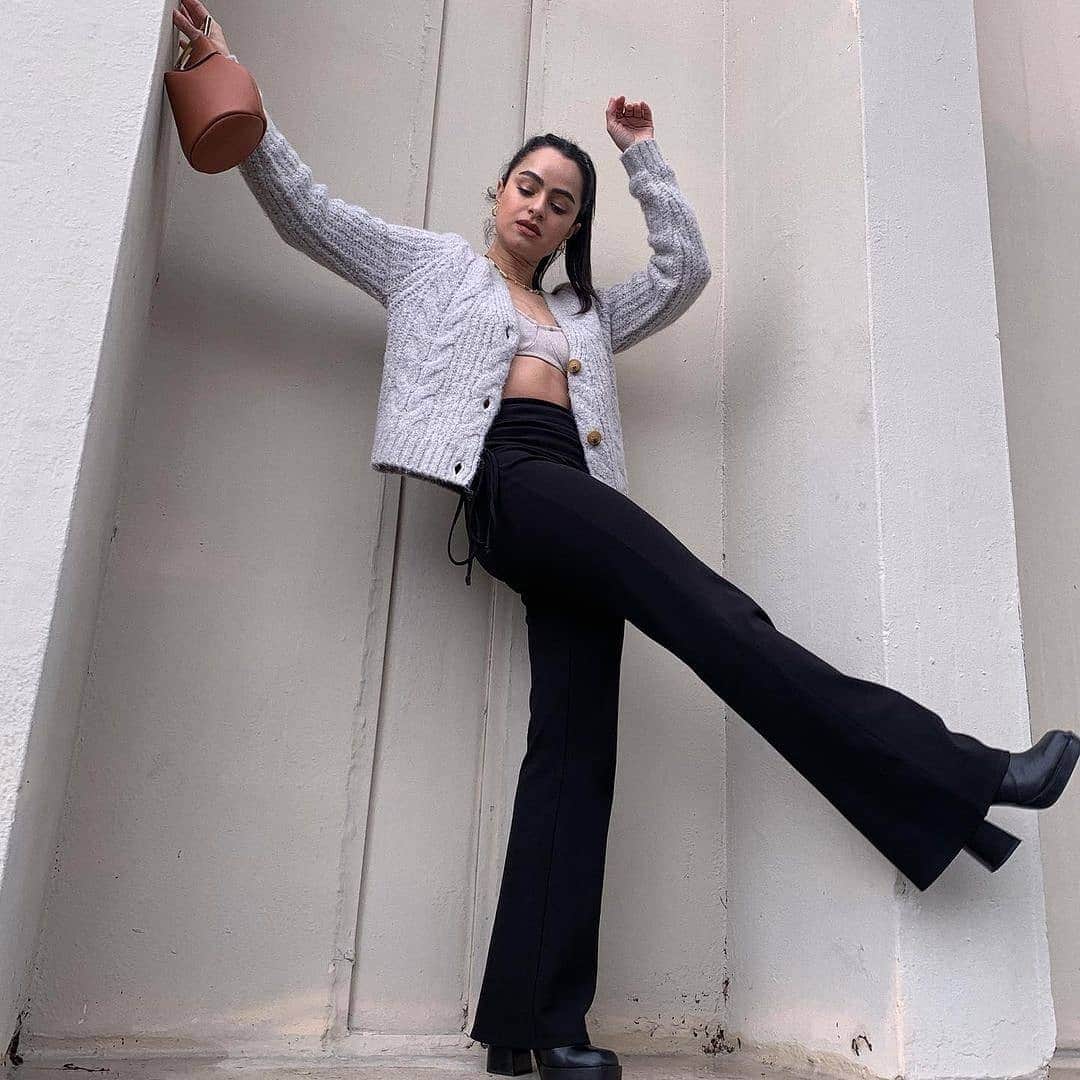 ビービーダコタのインスタグラム：「Dodging any bad vibes like...」