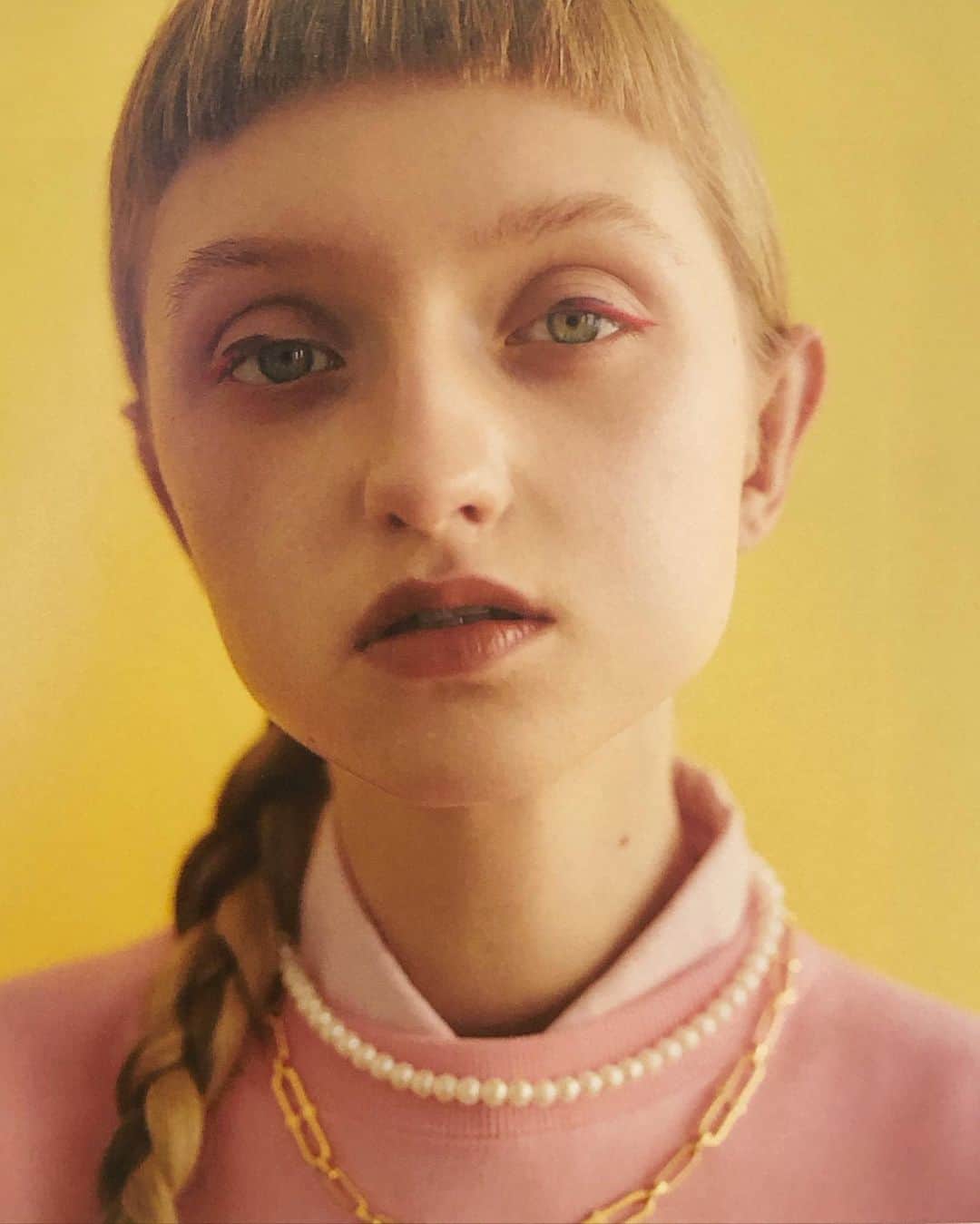 のインスタグラム：「💜🌾 @fudge_magazine ⠀ PLAY! GOOD COLORS!! #fudge2月号 ⠀ ⠀ @templeofthesunjewellery ⠀ & @zuluandzephyr 掲載🍌⠀ ⠀ お問い合わせは @jack_joat まで⠀ #fudge #templeofthesun #jewelry #accessory⠀ #zuluandzephyr #shirt #ファッジ #ズールーアンドゼファー」