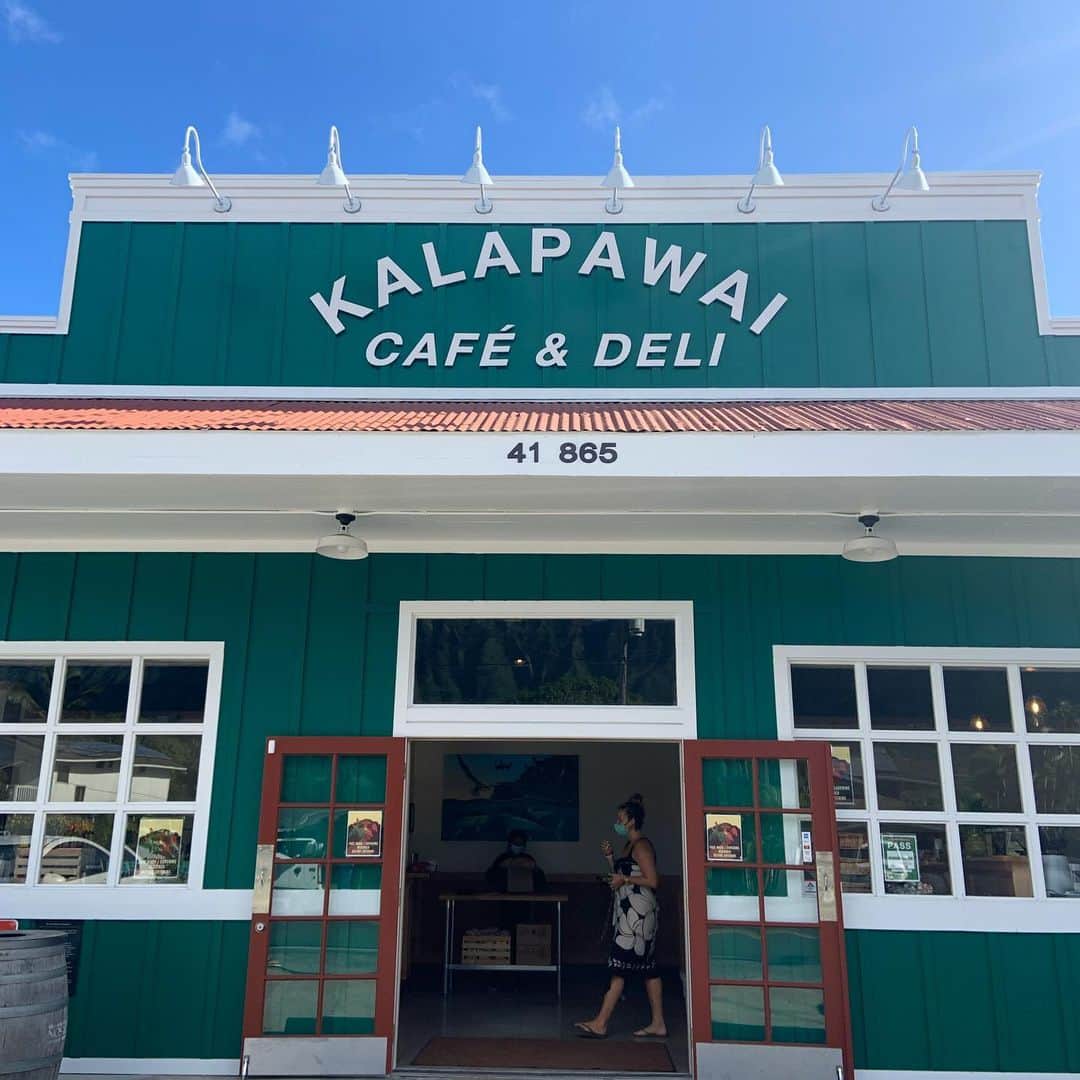 Aloha Street アロハストリートさんのインスタグラム写真 - (Aloha Street アロハストリートInstagram)「ワイマナロにオープンした @kalapawai_hawaii で朝ごはん🥪  お店の壁やスリーブに使われてるグリーンが素敵です👍（エリカ）  #ハワイ#ワイマナロ#朝ごはん」1月14日 13時55分 - alohastreetcom_hawaii