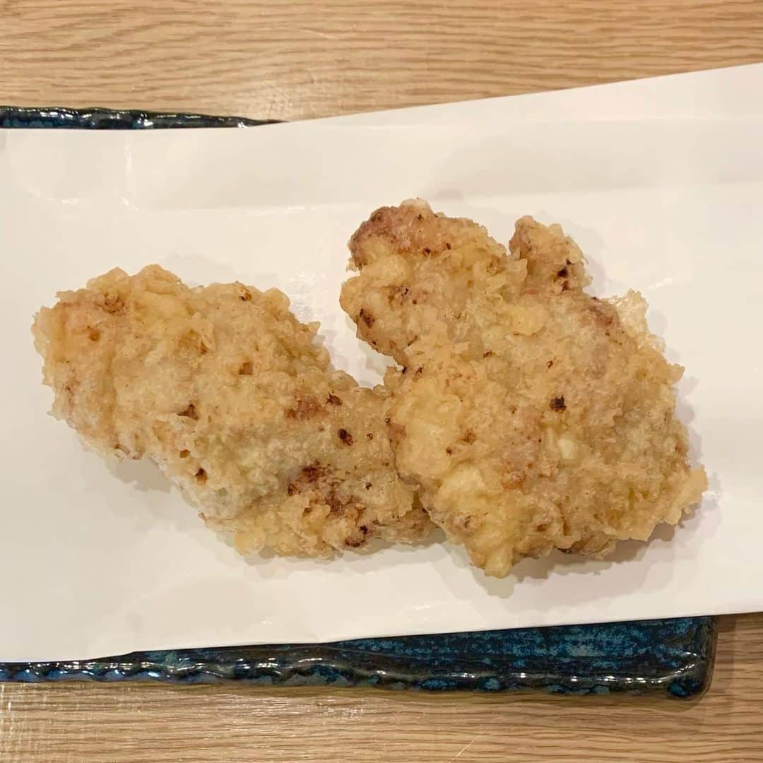 白鳥雪之丞さんのインスタグラム写真 - (白鳥雪之丞Instagram)「新宿4日目ランチ😊🍜🥚🐓  #温うどん #温しょうゆ #バター #ペッパー #温泉卵 #はかた地とり天 #うどん慎」1月14日 14時03分 - yukinojoeshiratori