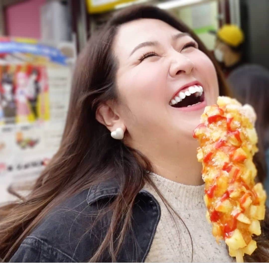 うさまりあのインスタグラム：「. . . . . . . . .  皆様明けましておめでとうございます❤ ご挨拶遅くなりまして申し訳ございません！ 本年もどうぞ宜しくお願い致します🙇 . . 今年の抱負は今年こそ⛳のスコア100を切るです！ 練習をたくさんし、ラウンドもたくさんまわろうと思います！⛳オフ会もやれたら最高ですね🎵 . あとは…なんだろー！ 良い意味でないかもw 美味しいもの食べて私が幸せになって、みんながそれをみて楽しんでもらえたら嬉しいなっ！！配信やYouTubeでw . ということで今年もうしまりあを宜しくお願い致します🙇」