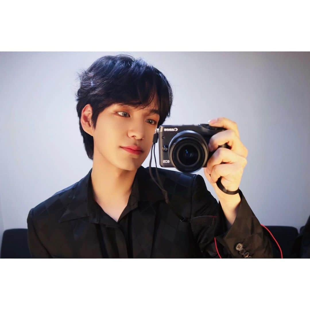 Victonさんのインスタグラム写真 - (VictonInstagram)「[V_V] #VICTON_ nahc_xxh_VIEW  📸 @nahc_xxh #VICTON_COMEBACK_SHOW Behind🦋🪞✨  [돌아온 찬작가님📸] [사진이 다 잘나와서 흡족하신 찬작가님😎]  #VICTON #빅톤 #허찬 #최병찬 #한승우 #정수빈 #VOICE_The_future_is_now #What_I_Said #빅톤_What_I_Said」1月14日 14時24分 - victon1109