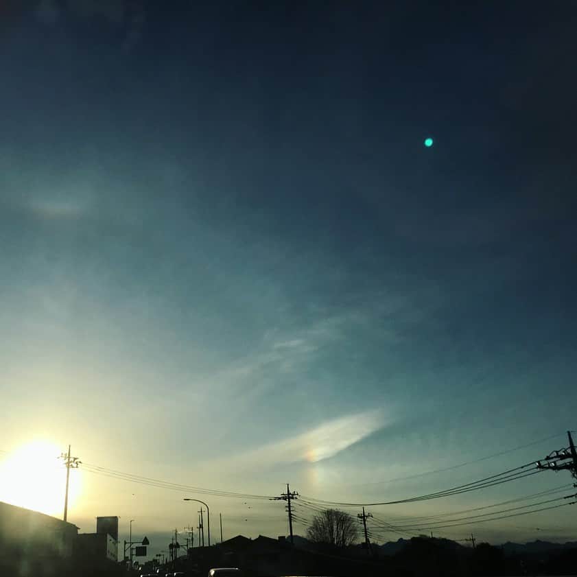 櫻井里花さんのインスタグラム写真 - (櫻井里花Instagram)「このまえ虹みた🌈 そらをまたいでむこうがわにもでてたので にじの両足をみたようです🌈💭」1月14日 14時36分 - sakurai_rika