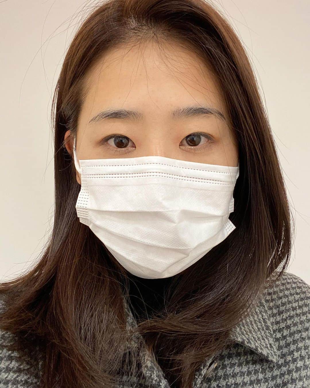 ジェニファー・ソングのインスタグラム：「💇🏻‍♀️ #brown it is ! 기분냈당」