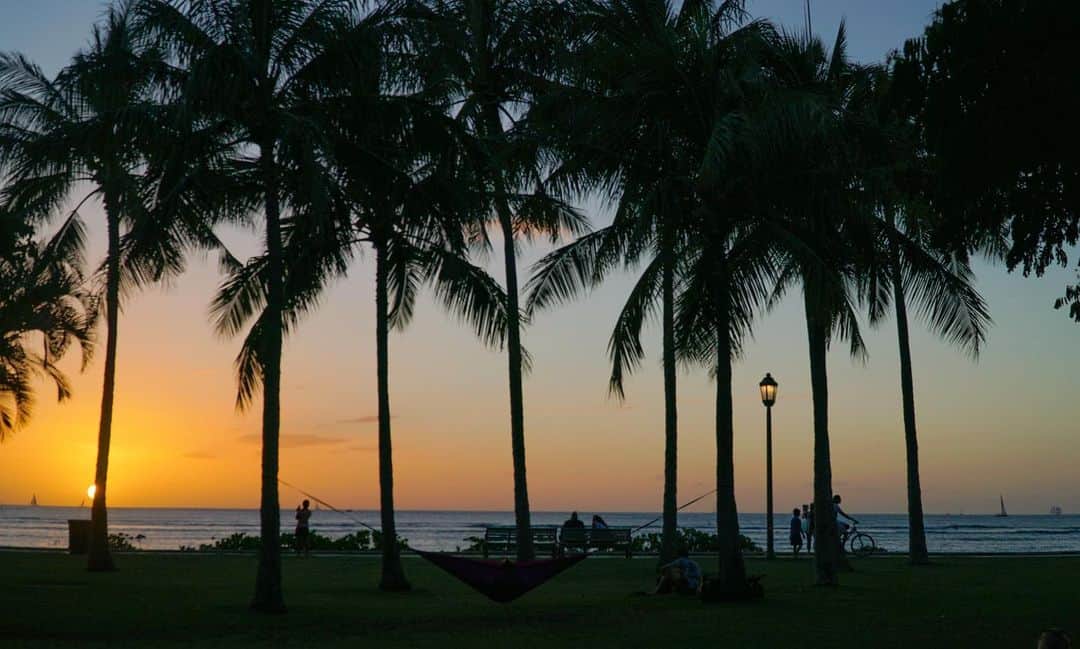 Mieさんのインスタグラム写真 - (MieInstagram)「ハワイの夕陽💙をみんなへ💙  #サンセットラバー　#Mie目線　#📸」1月14日 14時43分 - miefromhawaii