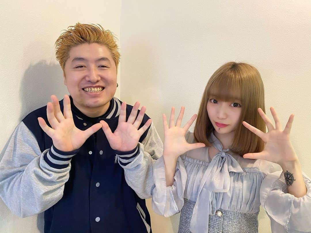 麻衣愛のインスタグラム：「こんにちは！ 本日はコンビニ雑誌「実話BUNKA超タブー」 の吉田豪さんの連載ページの取材にいってきました🐰 久しぶりのごうさん〜 2月2日発売なので見つけてください！  ﻿ ﻿ #ひめかわいい #最凶ロック　#グラビア　#グラビア﻿ #グラドル　#ひめかわいい　#portrait﻿ 🇺🇸 #Cosplayer #Idol #Model #follow  #follome #Japanese ﻿ #kol ﻿ ﻿ 🇨🇳 #自拍　#角色扮演 #偶像 #模型 可爱 #关注  #关注我 #关注者 #日语 ﻿ ﻿ ﻿ 🇰🇷 #셀카 #코스프레 #아이돌 #모델 #귀여운 #팔로우 #나를따르라」