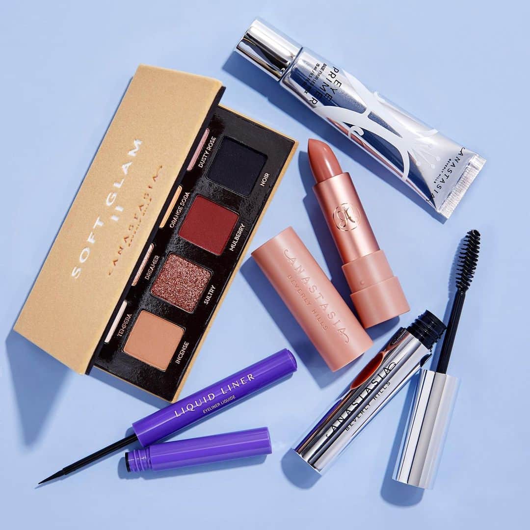 ipsyさんのインスタグラム写真 - (ipsyInstagram)「💄 @anastasiabeverlyhills GIVEAWAY 💄 This is your chance to take home an omg-seriously-so-good @anastasiabeverlyhills haul (valued at $116!)—ready to win it? Here’s how:  1. Follow @ipsy and @anastasiabeverlyhills  2. Like this post 3. Tag 3 friends  4. Use #IPSY and #GIVEAWAY  Deadline to enter is 1/16/21 at 11:59 p.m. PST and the winner will be announced by 2/5/21. ⁠To enter this giveaway, you must be 18 years old or older and a resident of the U.S. or Canada (excluding the Province of Quebec). By posting your comment with these hashtags, you agree to be bound by the terms of the Official Giveaway Rules at www.ipsy.com/contest-terms. This giveaway is in no way sponsored, endorsed or administered by, or associated with, Instagram   #cosmetics #beauty #makeup #subscriptionbox #makeupsubscription #beautytips #beautyhacks #beautyobsessed #beautycommunity #beautybox #makeuplooks #ipsymakeup #selflove #selfcare #ipsyglambag #giveaway #giveaways #contest #win」1月14日 6時26分 - ipsy