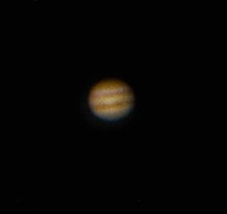 ジェームズ・フェルプスのインスタグラム：「My latest effort at a decent picture of Jupiter,  still not great but very happy you can make out the Great Red Spot (look reeeeeeeally hard)..... its also very cold stargazing in winter!🥶  One of my goals for 2021 is to get a decent photo of a planet. If anyone has any good tips please let me know. #jupiter #spacegeek #lookup #Nerdalert  🤓🚨🔭🛰🌌🚀☄👨‍🚀」