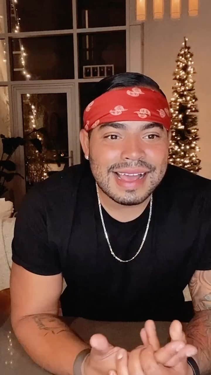 のインスタグラム：「"Self care and self love should always come first. You need to love and take care of yourself before you put yourself out there for others." #CosmoProfArtisticTeam member Jon Carlos (@joncarlosdelacruz) continues his story; sharing how he refocused on his goals for the year. Comment below and share your own #StoriesOfReinvention  #cosmoprofbeauty #licensedtocreate #hairvideos #hairvideo #beautyindustry #lifeofahairstylist #hairstylistlife #hairstylists #hairworld #hairartists #hairartist #hairdresserlife #licensedcosmetologist #cosmetologist #salonowner #salonowners #reinvention #salonprofessional」