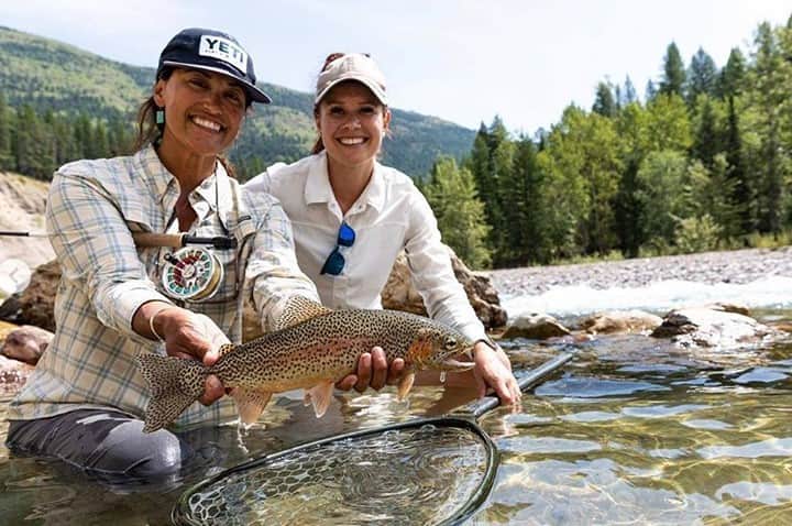 Costa Sunglassesのインスタグラム：「Cabin fever cure. 📷: @mattmccormick05 @camillegdorf @outsidehilary #SeeWhatsOutThere #BornOnTheWater」