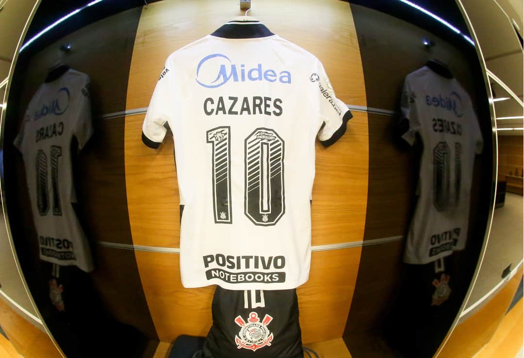 コリンチャンスさんのインスタグラム写真 - (コリンチャンスInstagram)「O vestiário do Alvinegro também no jeito para receber o elenco do Coringão! VAAAMOS, CORINTHIANS! ⠀ ⠀ #SCCPxFLU #VaiCorinthians #BMG #Nike #CorinthiansEPositivo #Matrix #Midea #Poty #Serasa #Orthopride #BrahmaNoBandoDeLoucos #CartãodeTodosCorinthians #AleCombustíveis #DoTerra #Hapvida #GaleraBET」1月14日 7時30分 - corinthians