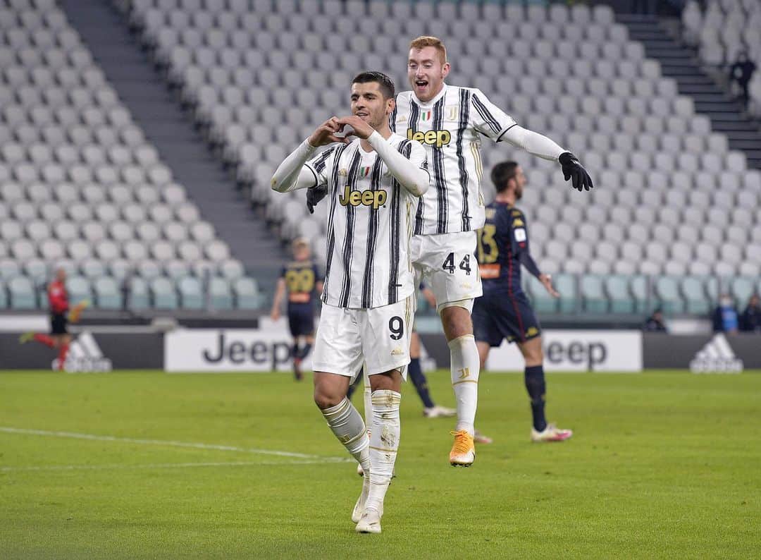 アルバロ・モラタのインスタグラム：「Partita dura. Andiamo avanti! Partido difícil pero estamos en cuartos! @juventus #forzajuve ⚪️⚫️」