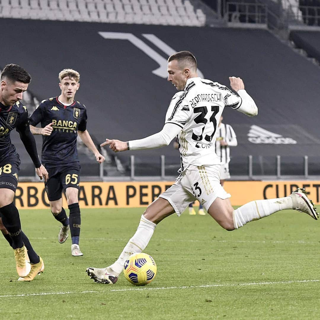 フェデリコ・ベルナルデスキさんのインスタグラム写真 - (フェデリコ・ベルナルデスキInstagram)「Quarter finals! ⚪⚫ #CoppaItalia #JuveGenoa #FinoAllaFine」1月14日 7時33分 - fbernardeschi