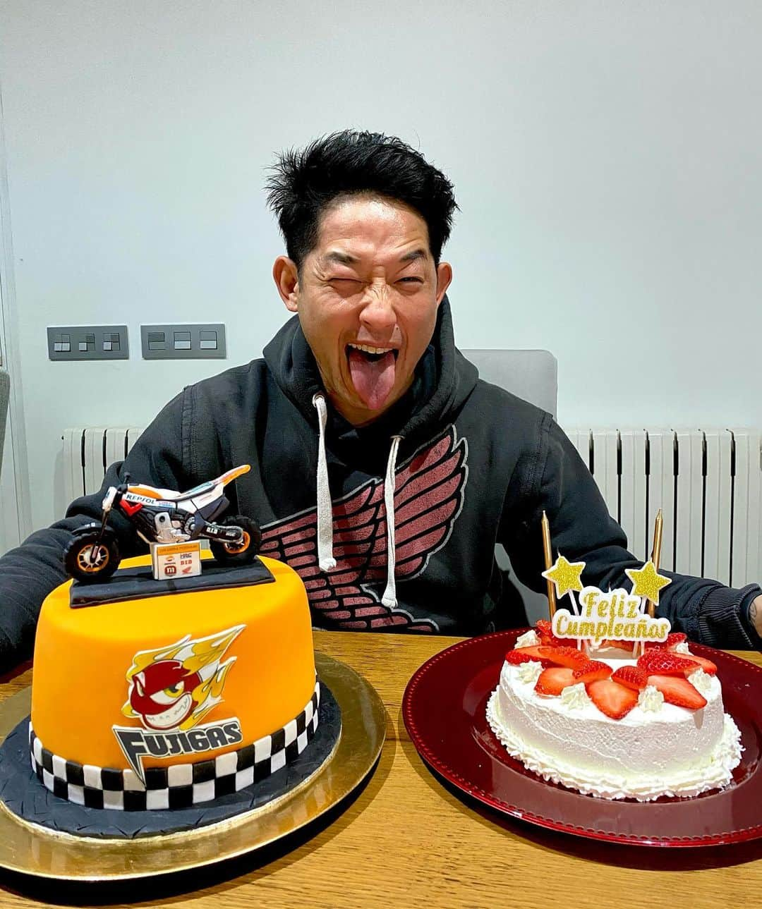 藤波貴久さんのインスタグラム写真 - (藤波貴久Instagram)「Happy birthday boy😛 Thank you @box_repsol  and my wife😘  #birthdayboy  #41 #cake  #trial #repsol」1月14日 7時43分 - fujigas