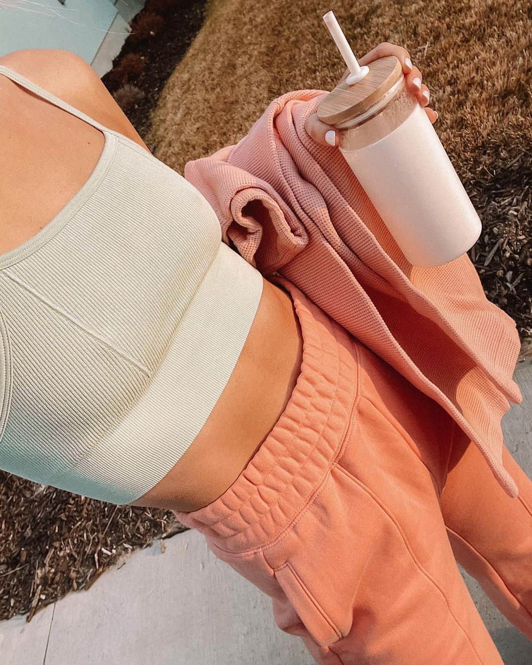 Aspyn Ovard Ferrisさんのインスタグラム写真 - (Aspyn Ovard FerrisInstagram)「GIVEAWAY CLOSED! Winners - @delaney_marie1902 @emilee.goss @briawhnah 💕 New year new @fabletics outfit! Teaming up with them to give away a years worth of leggings to 3 winners! 💕 #fableticsambassador   To enter:  1. Follow @Fabletics & @aspynovard 2. Like this post and tag up to 3 friends in the comments!   💕 Good luck!   US only – ends at 11:59 pm PST on 1/16/2021. No purchase necessary. Not sponsored by Instagram. Prize value is $ 1,000 for each winner. Three winners will be DMed by the official @Fabletics account ONLY by 1/26/2021. Winner will NOT be required to visit other sites to claim prize. See full terms: http://bit.ly/3nElwZP」1月14日 7時57分 - aspynovard