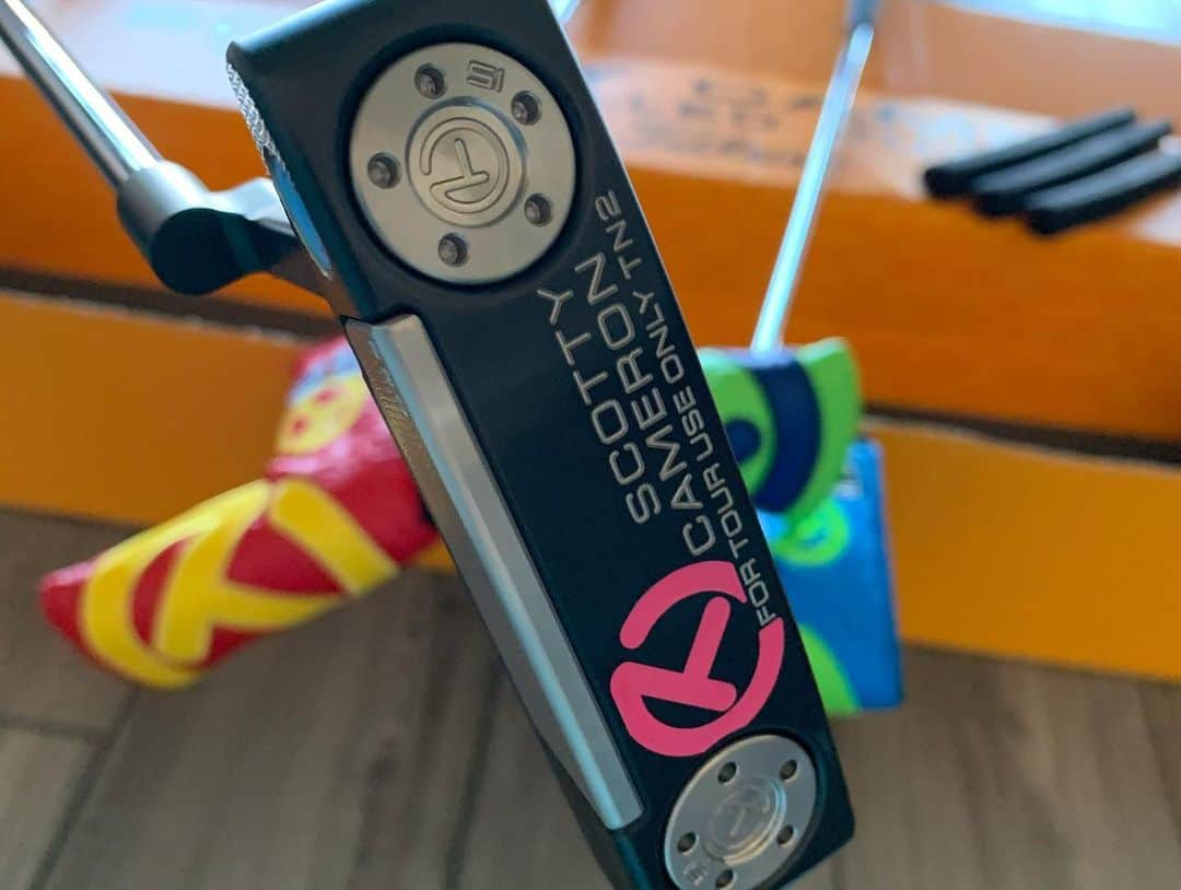 ハー・ミジョンさんのインスタグラム写真 - (ハー・ミジョンInstagram)「2021은 요녀석들과 함께😆   2021 season with these pretty guys❤️  #scottycameron #circlet #gss #golo」1月14日 8時23分 - mi_jung1205