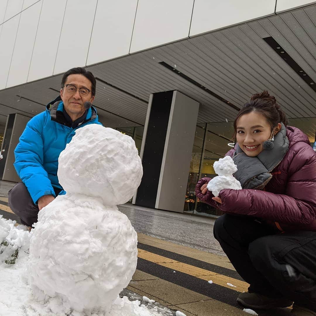 北海道テレビ「イチオシ！モーニング」さんのインスタグラム写真 - (北海道テレビ「イチオシ！モーニング」Instagram)「⛄⛄⛄ 雪が降ると テンションがあがっちゃう #清水予報士  今シーズン 雪が少なかった 札幌中心部に きれいに積もった雪に 我慢できませんでした😁😁  #イチモニ #HTB #生放送よりイキイキ #手伝う #ルナ #お足元気をつけて #いってらっしゃい」1月14日 8時43分 - htb_ichimoni