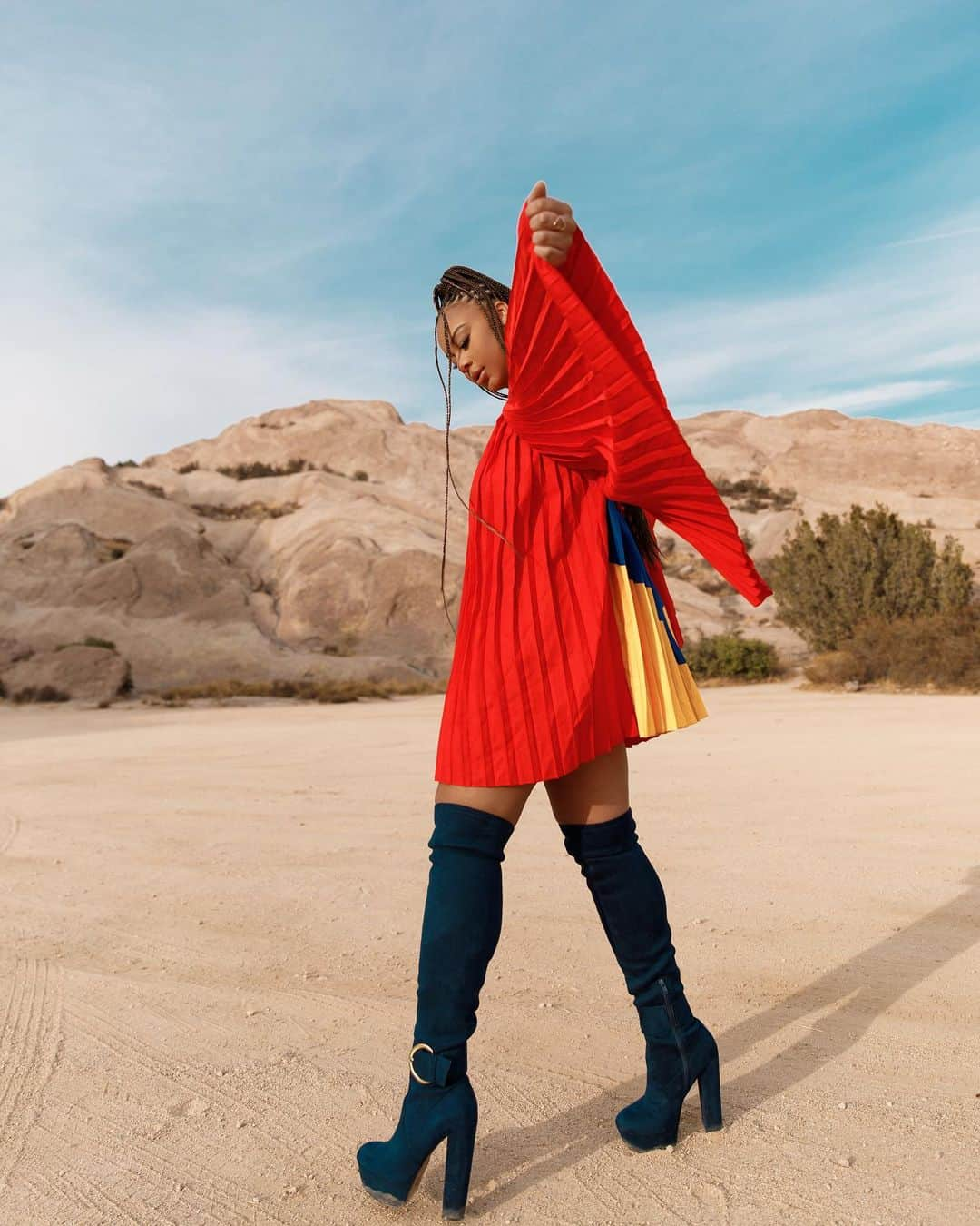 Nia Sioux Frazierさんのインスタグラム写真 - (Nia Sioux FrazierInstagram)「dressed up in the desert🏮」1月14日 8時49分 - niasioux