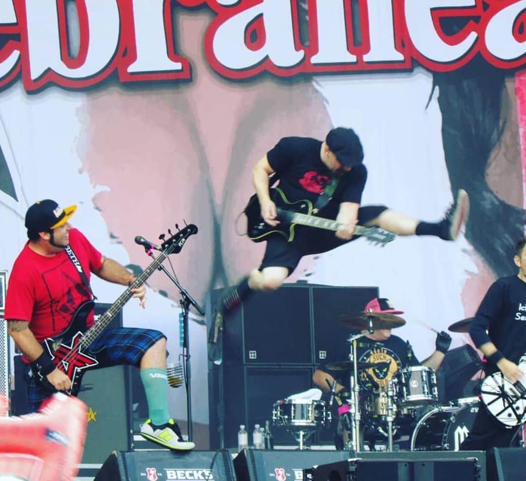 Zebraheadさんのインスタグラム写真 - (ZebraheadInstagram)「This was at @crashfest_ in Hamburg a few years ago on the "Call Your Friends" tour. Pretty good German leap!!  #Zebrahead #callyourfriends #crashfest #hamburg #germany🇩🇪」1月14日 8時49分 - zebraheadofficial
