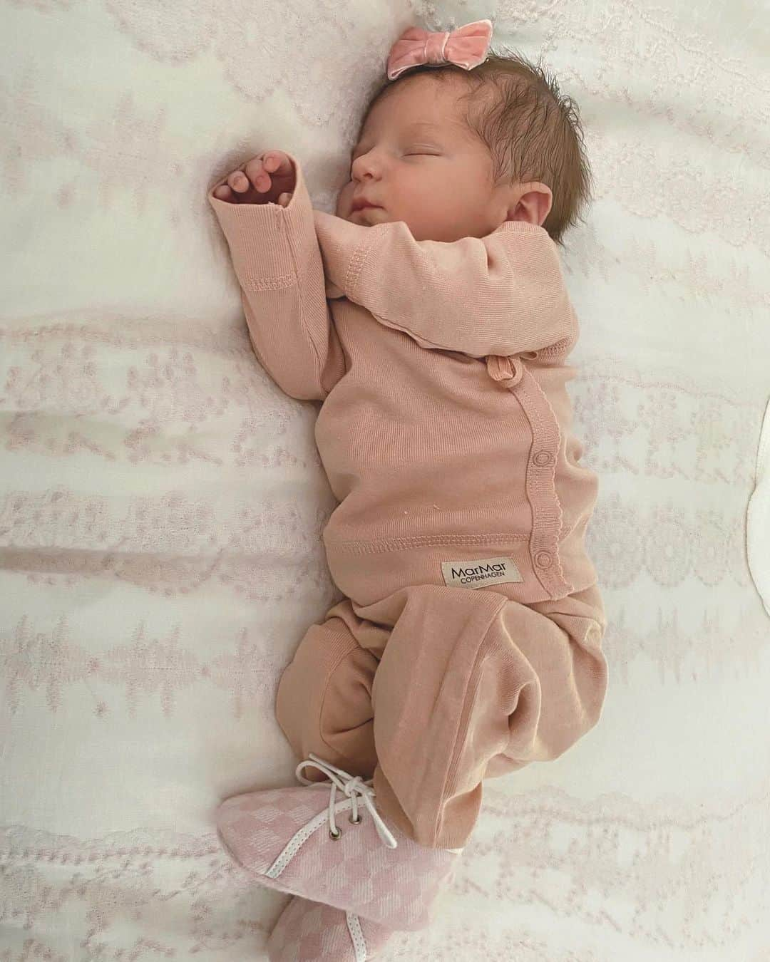 Amanda Leeさんのインスタグラム写真 - (Amanda LeeInstagram)「Last week we welcomed our angel baby Kaia Capri Anderson into the world 👼🏼💕 Mommy and Daddy love you so much 🤍」1月14日 8時52分 - amandaeliselee