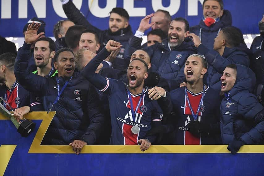 ネイマールさんのインスタグラム写真 - (ネイマールInstagram)「ALLEZ PSG ❤️💙」1月14日 9時11分 - neymarjr