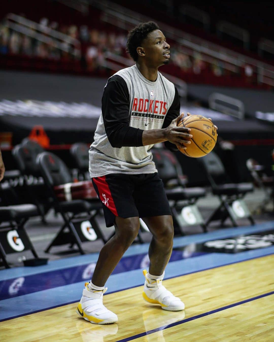 ヒューストン・ロケッツさんのインスタグラム写真 - (ヒューストン・ロケッツInstagram)「Building chemistry. 🚀」1月14日 9時17分 - houstonrockets