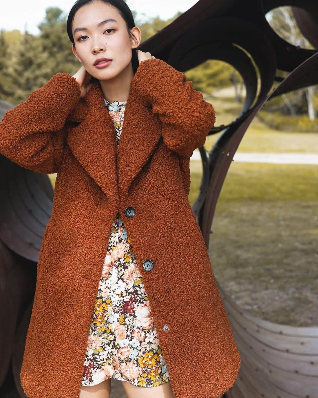 サムエデルマンのインスタグラム：「This season's best-in-outerwear, just added to SamEdelman.com See our story for the warmest new arrivals   #SamEdelman」