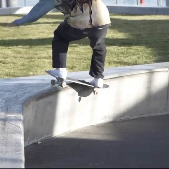 ラカイリミテッドフットウェアのインスタグラム：「@nicotheduffer 💥  Filmed by @natedeez  #Lakai #TheShoesWeSkate」