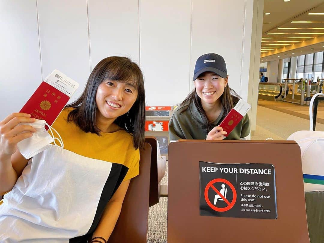 日比野菜緒さんのインスタグラム写真 - (日比野菜緒Instagram)「OFF TO AUSTRALIA🇦🇺 🦘  いよいよオーストラリアに出発します！普段は個人行動が多いですが、今回はチャーター便での移動ということで関係者の方がたくさんいて、なんだか不思議な感じです。気をつけながら行ってきま〜す🙌🏻 • #ルコック #lecoqsportif #アスリート #テニス」1月14日 9時39分 - naohibino_1128