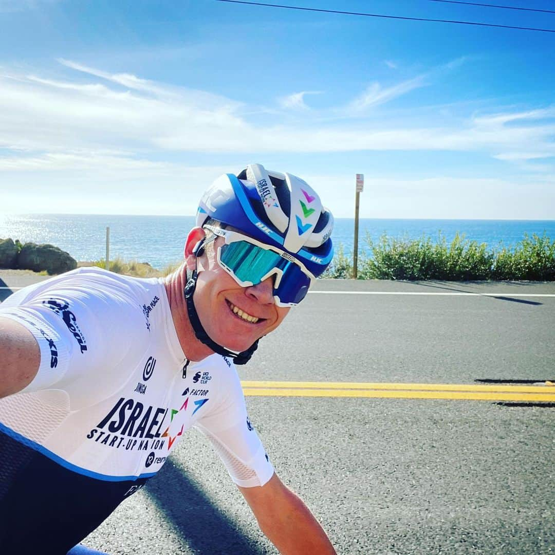 クリス・フルームさんのインスタグラム写真 - (クリス・フルームInstagram)「This is the kind of winter training I like 😆☀️🏖 #sunsoutgunsout 💪」1月14日 9時51分 - chrisfroome