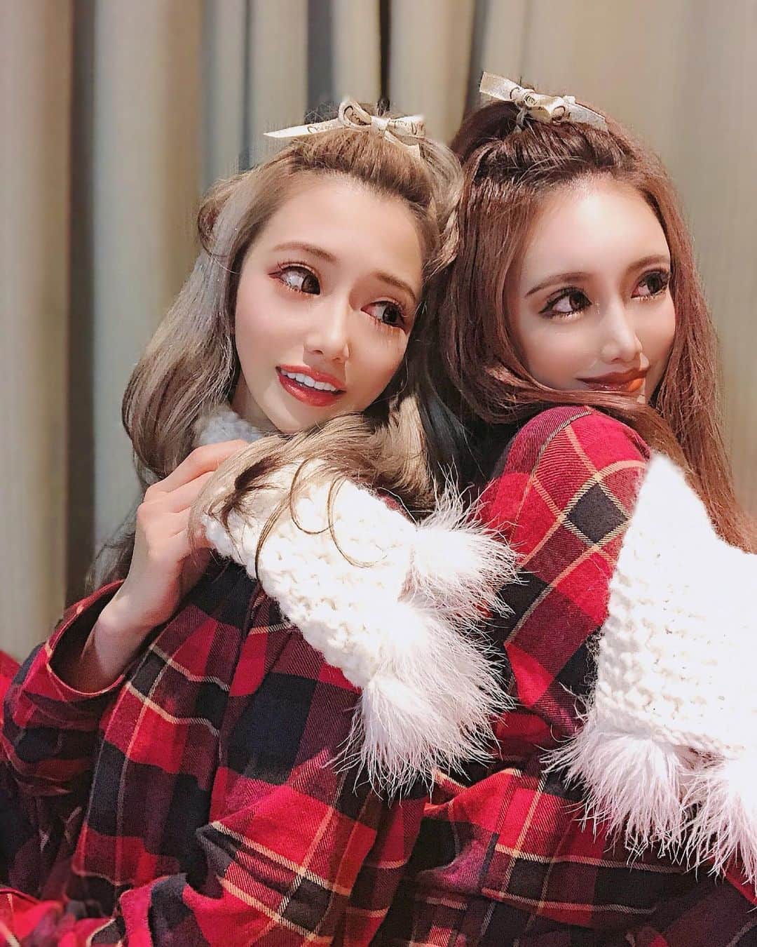 ちあきんぐのインスタグラム：「ぬくぬくしたい気分👭🧣❄️ ・ ・ #CandA#twins#friend#女子旅#パジャマパーティー #winter#japan#温泉#ぬくぬく#クリスマス女子会」