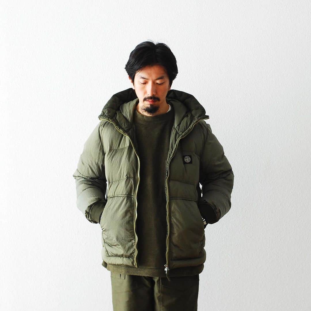 wonder_mountain_irieさんのインスタグラム写真 - (wonder_mountain_irieInstagram)「_ STONE ISLAND / ストーンアイランド  “NYLON METAL WATRO RIPSTOP-TC” ￥140,800- _ 〈online store / @digital_mountain〉 https://www.digital-mountain.net/shopbrand/000000010419/ _ 【オンラインストア#DigitalMountain へのご注文】 *24時間受付 *15時までのご注文で即日発送 *1万円以上ご購入で、送料無料 tel：084-973-8204 _ We can send your order overseas. Accepted payment method is by PayPal or credit card only. (AMEX is not accepted)  Ordering procedure details can be found here. >>http://www.digital-mountain.net/html/page56.html  _ #STONEISLAND  #ストーンアイランド _ 本店：#WonderMountain  blog>> http://wm.digital-mountain.info _ 〒720-0044  広島県福山市笠岡町4-18  JR 「#福山駅」より徒歩10分 #ワンダーマウンテン #japan #hiroshima #福山 #福山市 #尾道 #倉敷 #鞆の浦 近く _ 系列店：@hacbywondermountain _」1月14日 10時01分 - wonder_mountain_