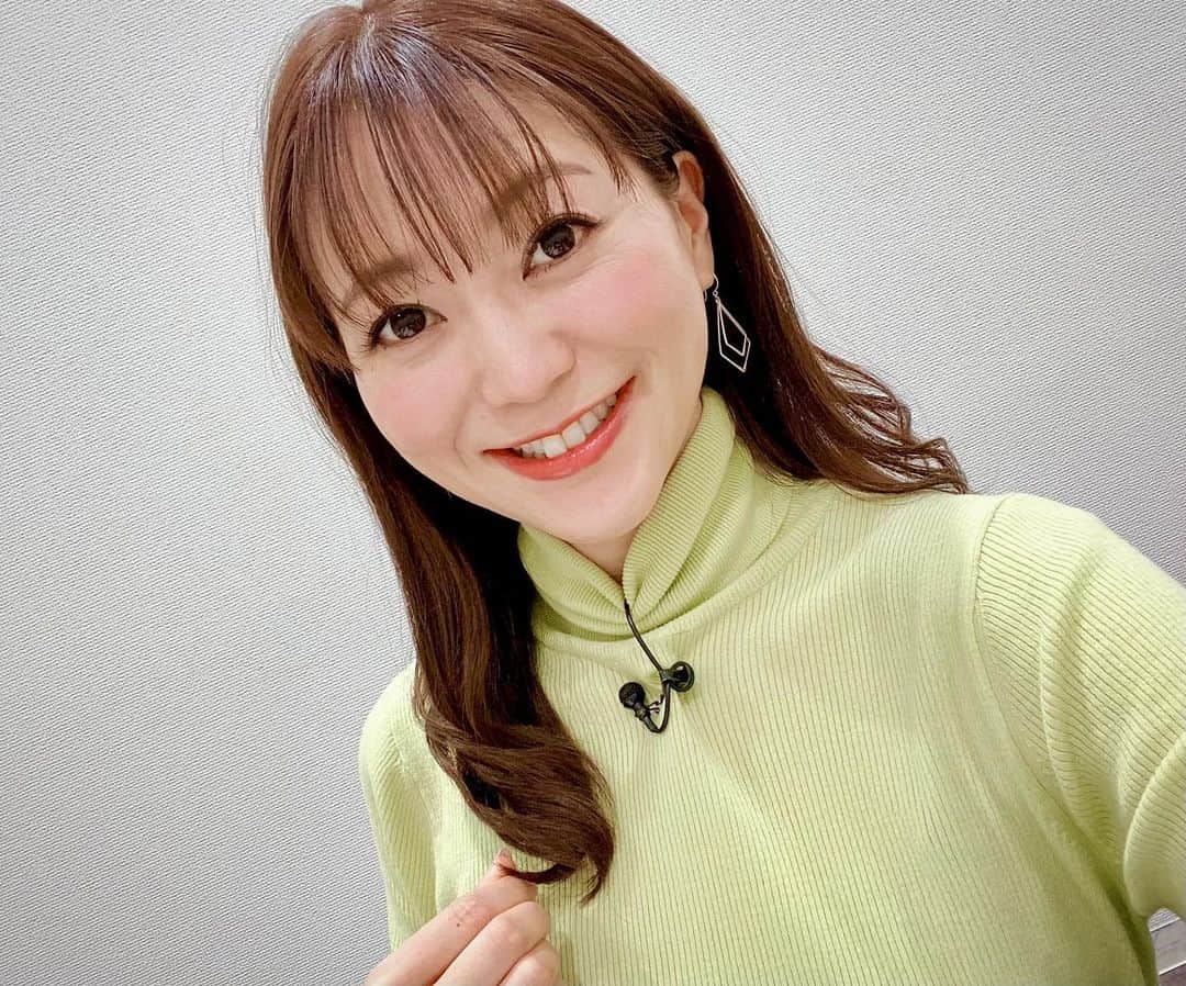 井上英里香のインスタグラム：「今年最初の美容院へ。 また髪が生き返りました🐣🐥 * 担当は @kazuto_aizawa さん✂︎ * 以前アップした 髪質改善トリートメントの インスタを見て… * ファンの方が 来店して下さった様で 嬉しい限りです♡♡♡ * ありがとうございます💗🙇🏻‍♀️🌈 * * 先日ようやく初詣にも行けました！ もちろん安産祈願も✨👶🏻🍼 * * #2021 #美容室 #美容院 #メンテナンス #髪質改善 #トリートメント #池袋 #ルーチェ #luce #hair #design #つや髪 #艶 #さらさらヘアー #初詣 #成田山新勝寺 #御守り #安産祈願 #戌の日 #🐕」