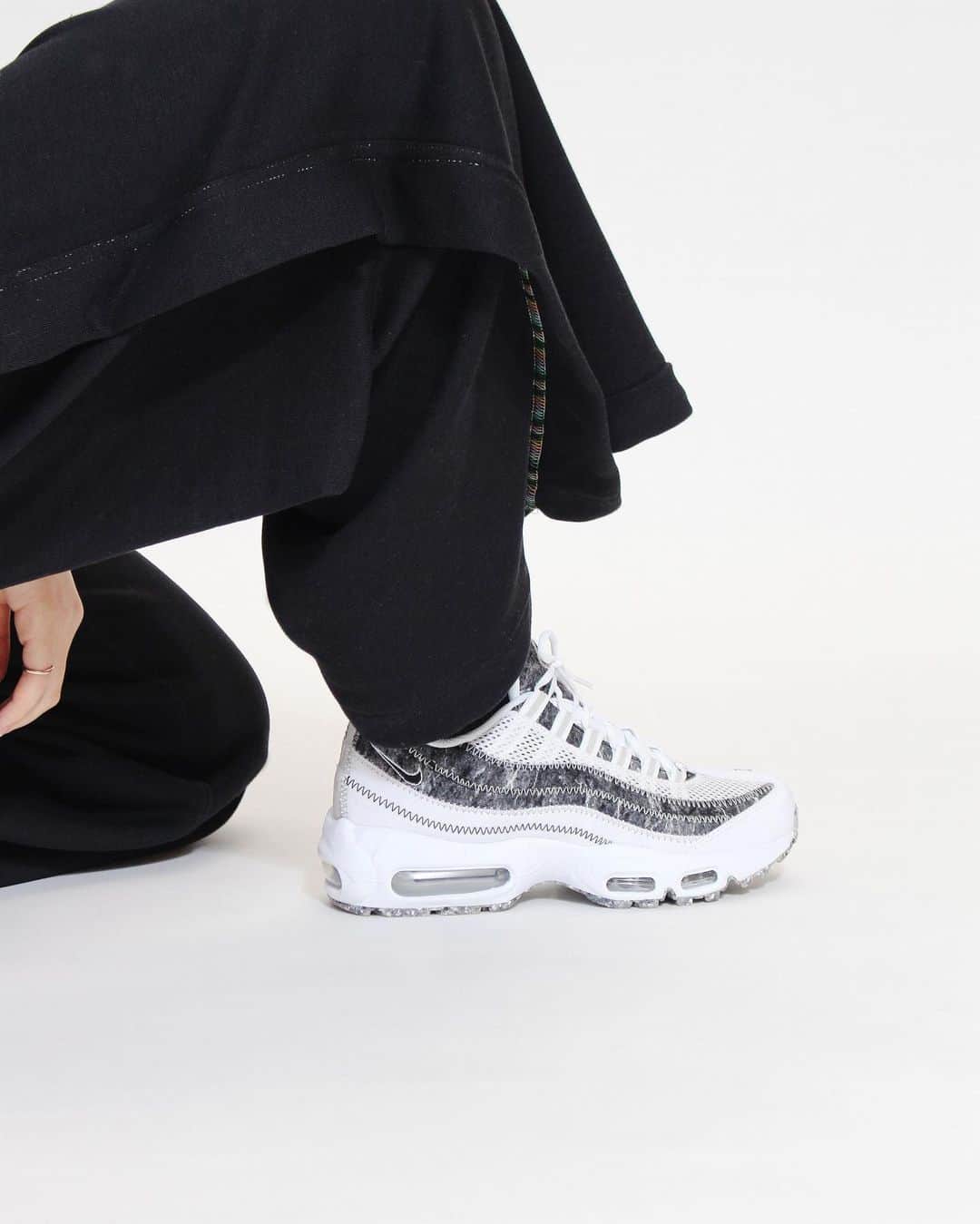 A+Sのインスタグラム：「in stock now  ■NIKE WMNS AIR MAX 95 SE COLOR : WHITE SIZE : 23.0cm-25.0cm PRICE : ¥17,000 (+TAX)  新しいグローバルアスリートと90年代のスタイルをイメージしたナイキ エア マックス 95 SEは驚きの快適さ、人目を引くスタイルとリサイクル素材を組み合わせた一足。 豊富なリサイクルキャンバス、メッシュ、合成皮革が特徴で、定番のランニングDNAにリサイクル構造をプラス。 抜群に分厚いデザインと柔らかいAIRクッショニング、NIKE GRINDのラバーソールでトレンドを生み出します。  Inspired by new global athletes and 90's style, the Nike Air Max 95 SE combines amazing comfort, eye-catching style with recycled materials. It features abundant recycled canvas, mesh, and synthetic leather, and adds a recycled structure to the standard running DNA. The exceptionally thick design, soft AIR cushioning, and NIKE GRIND rubber sole create a trend.  #a_and_s #NIKE #NIKEAIRMAX #NIKEAIRMAX95SE」