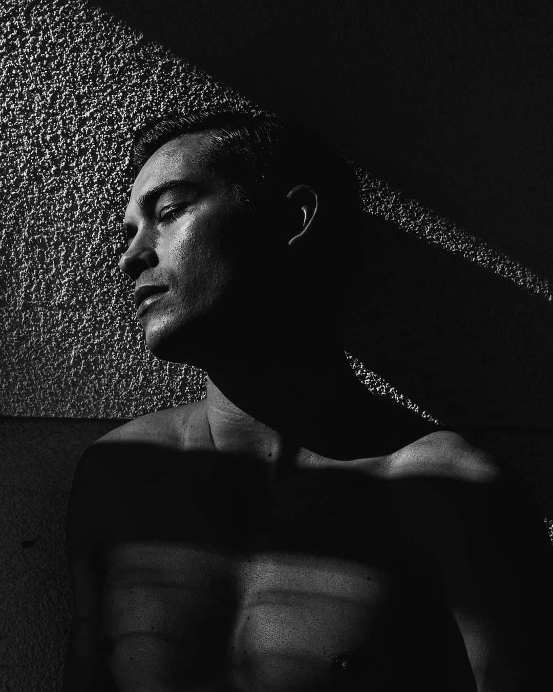 フランシスコ･ラチョースキーのインスタグラム：「Noir」