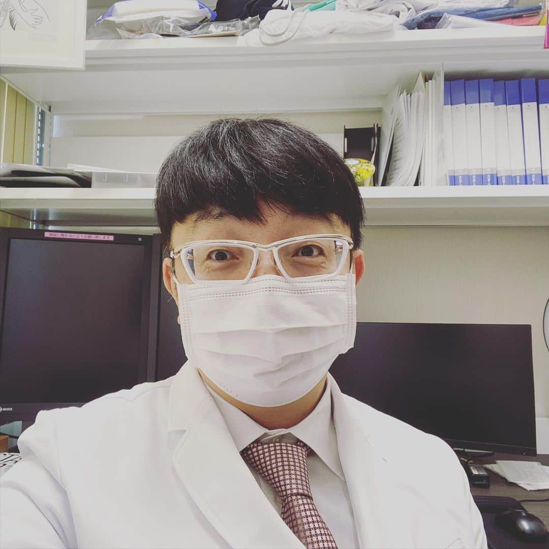 木下博勝さんのインスタグラム写真 - (木下博勝Instagram)「院長室から、おはヨネスケ。 当院で、PCR検査を受けられる方が少しずつ増えて来ました。 ジャガークリニックでは、外にテントを設けて、クリニックの外で検査を行っております。」1月14日 10時20分 - hirokatsu_kinoshita