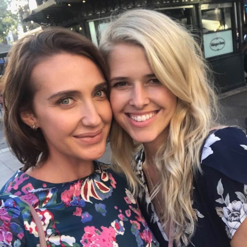 サラ・ライトさんのインスタグラム写真 - (サラ・ライトInstagram)「Happy birthday to my partner in crime. I miss you. Your hugs. Our coffee breaks. Working through lunch. Office strategy sessions.. and endless time on the floor with the kids. I love that our babies get to grow up together. I love that when I call you and say I might be in labor I find you sitting outside my door moments later. I love that we created something meaningful and beautiful together in @baeobaby - You always show up. You always show me so much love. I am forever grateful for you.  @annaaschafer love you!! (Also the first two videos were when we had no idea how to do stories and we were trying to video for @baeobaby 😂) and the last video makes me so happy.」1月14日 10時41分 - swrightolsen