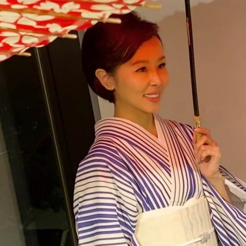 金子エミさんのインスタグラム写真 - (金子エミInstagram)「金子エミ👘きものInstagramはじめました✨ @kanekoemi_kimono   印象や存在がガラリと変わる着物 の魅力に魅了されて 最近お着物を着れる時に着て 勉強中です。  その着物の歩みとして 着物Instagram初めてみましたので お着物にご興味のある方 また詳しい方、繋がりませんか？  どうぞ宜しくお願い致します。  #着物 #きもの #着物生活  #着物Instagram #きもの好き  #きものコーディネート  #着物コーディネート  #着物好きな人と繋がりたい」1月14日 10時46分 - emikaneko1114