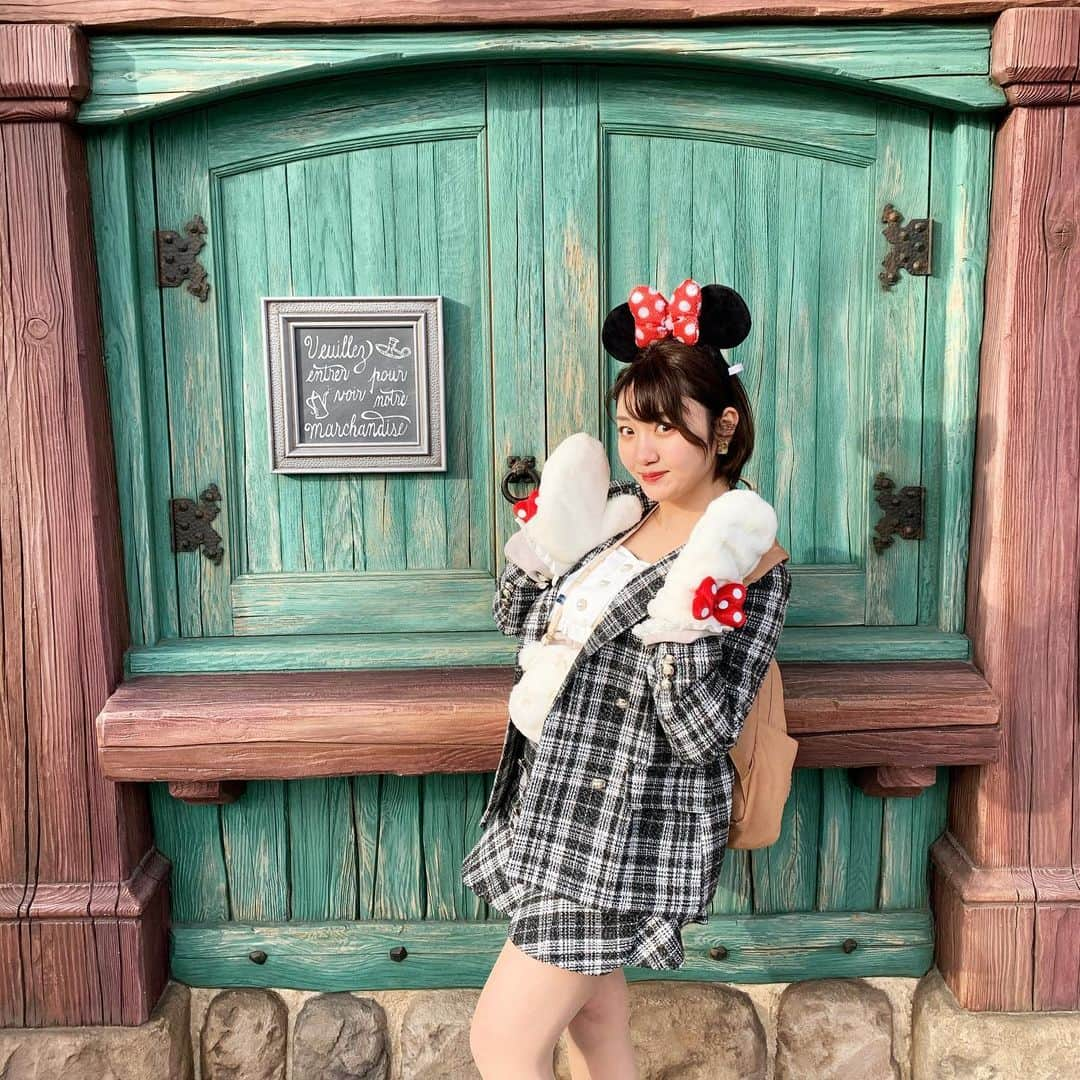 東美希さんのインスタグラム写真 - (東美希Instagram)「disney❤️❤️ やっといけた🌹🌹 このセットアップすごい安くて 可愛いからお気に入り〜 . . . #disney #disneyland #美女と野獣 #セットアップコーデ #ディズニーコーデ #ショートヘア #rodeocrowns」1月14日 10時52分 - amisar11