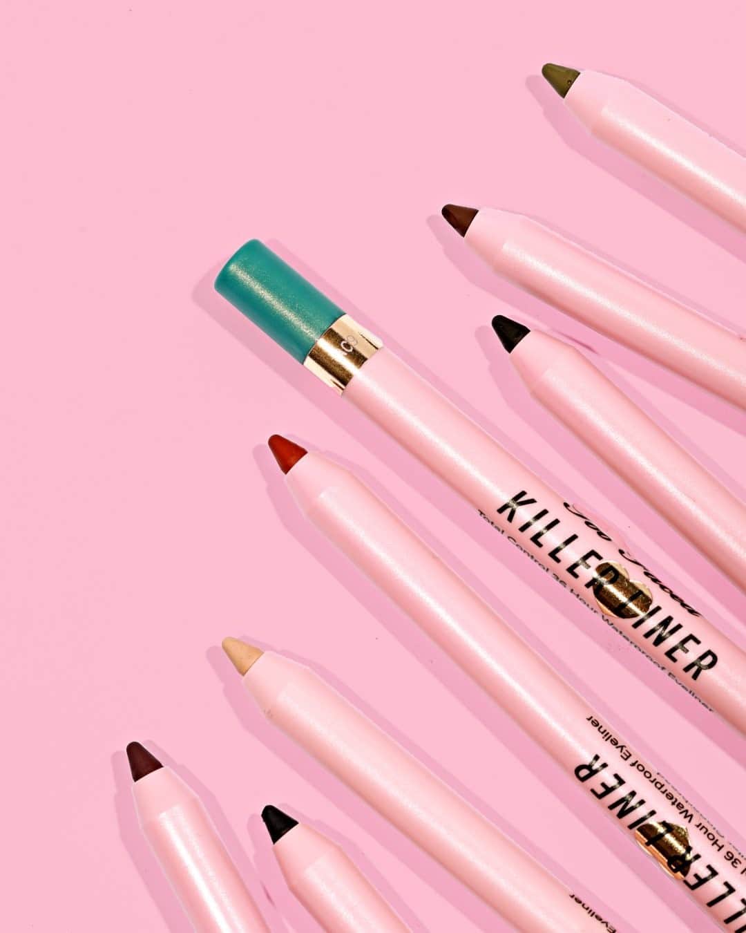Too Facedのインスタグラム：「Ultra-smooth, razor-sharp, & long-lasting 😍 Experience total control with our 36-Hour Waterproof Gel Killer Liners! #toofaced」