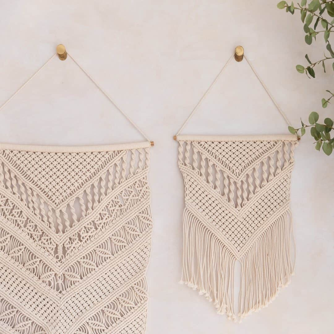 The Little Marketさんのインスタグラム写真 - (The Little MarketInstagram)「Meet the newest addition to our artisan-made collection: macrame wall hangings that make a statement.  ⠀⠀⠀⠀⠀⠀⠀⠀⠀ In the pursuit of the perfect macrame wall hanging, we reached out to the artisan women we work with in Bangladesh. Showcasing their expert talents, the artisans created a beautiful macrame pattern, intricately knotted by hand while using eco-conscious materials.  ⠀⠀⠀⠀⠀⠀⠀⠀⠀ Available in two sizes and handmade for any room, we hope you add this piece to your home. Shop now to support at the link in our bio.」1月14日 11時06分 - thelittlemarket