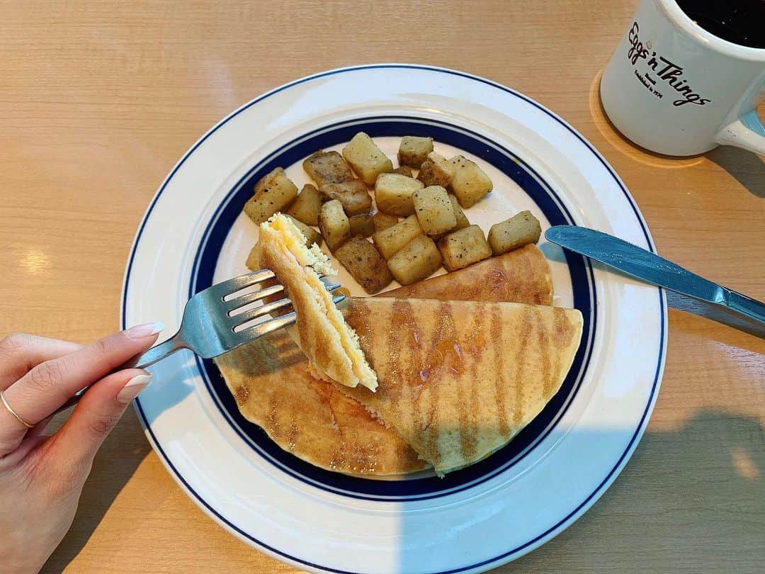 柳めぐみさんのインスタグラム写真 - (柳めぐみInstagram)「. . Good morning☀︎ Yummy breakfast🤤 . #おはよう #goodmorning #morning #mybreakfast #coffee #pancakes」1月14日 11時23分 - yanameguchan