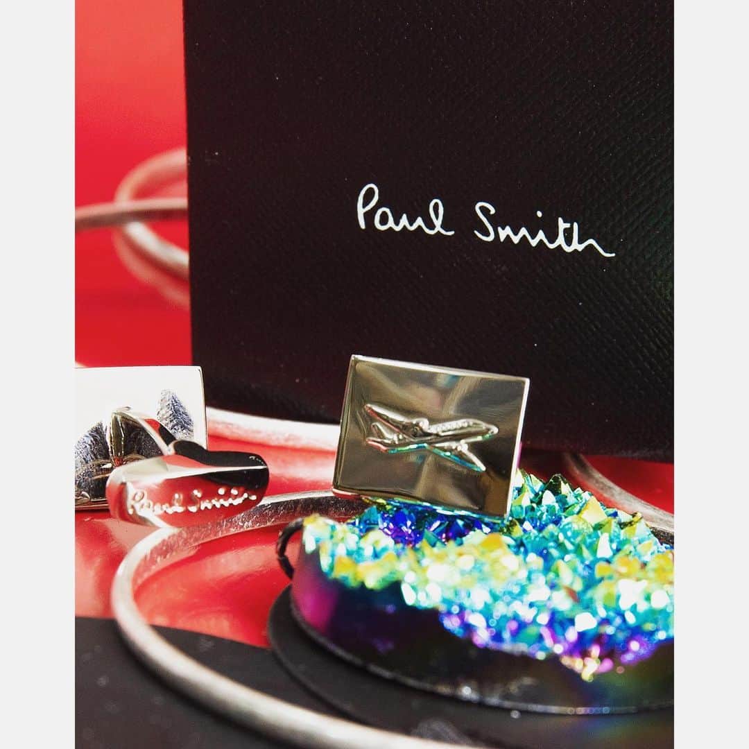 のインスタグラム：「recommend item: Paul Smith 飛行機カフスボタン/¥7,590  https://www.playful-dc.com/products/details93202.html  #プレイフル #新着 #古着 #古着買取 #ブランド古着 #お洒落さんと繋がりたい #DCブランド #ユーズド #ヨウジヤマモト #ジャンポールゴルチエ  #イッセイミヤケ #コムデギャルソン #プリーツプリーズ #ワイズ #撮影代行 #商品撮影 #広告写真#ポールスミス #playful #jeanpaulgaultier #commedesgarcons #isseymiyake #yohjiyamamoto #papas #pleatsplease #ys #cdg #used #paulsmith」