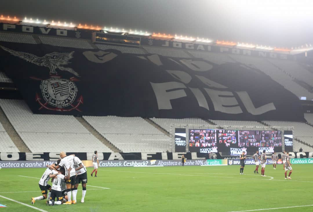 コリンチャンスさんのインスタグラム写真 - (コリンチャンスInstagram)「É o time do povo, é o Coringão!⠀ ⠀ 📷 Rodrigo Coca/Ag. Corinthians⠀ ⠀ #PrimeiraDoAno #VaiCorinthians #BMG #Nike #CorinthiansEPositivo #Matrix #Midea #Poty #Serasa #Orthopride #BrahmaNoBandoDeLoucos #CartãodeTodosCorinthians #AleCombustíveis #DoTerra #Hapvida #GaleraBET」1月14日 11時39分 - corinthians