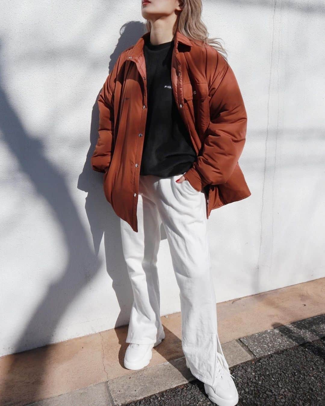 FIG&VIPERさんのインスタグラム写真 - (FIG&VIPERInstagram)「【NEW】 ・Fluffy logo big pull over ¥5,900+tax  ・Patted nylon bip shirt  ・Heavy dad sneakers ※アイテム詳細はshoppingタグをチェック！  #figandviper #nylonjacket #fluffy #dadsneakers  #forwinter」1月14日 12時01分 - figandviper