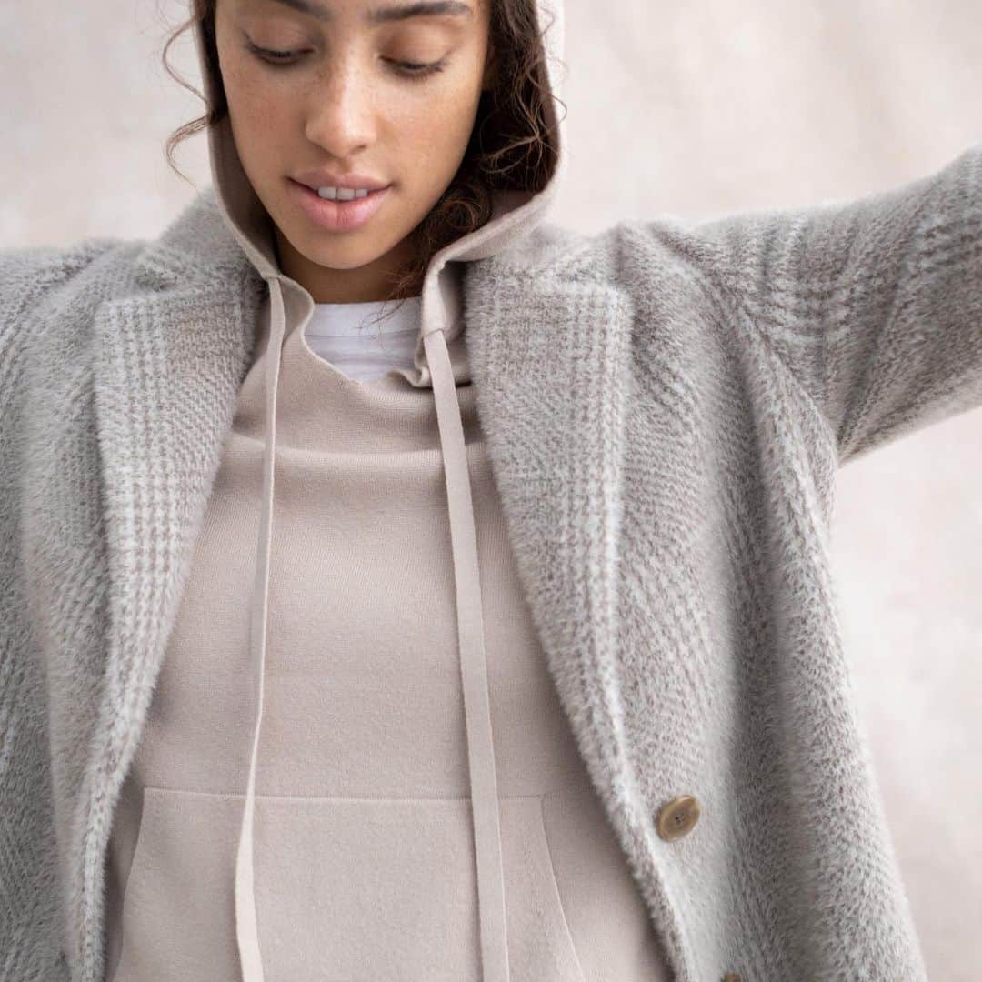 Banana Republic のインスタグラム：「Take a breather and stretch out in our comfiest, coziest sweater hoodie and Brushed Plaid Car Coat.」