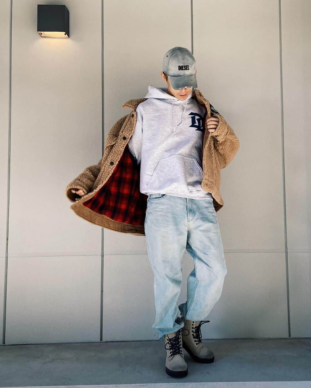 鐘ヶ江洸のインスタグラム：「How's it going?  #Daily #coordination 20 + 2 !!  #cap  @diesel  #fleecejacket  @diesel   #hoodie @dualism_dl_official   #pants @beams_official   #boots  @diesel   #coordinate #fasion #street  #diésel」