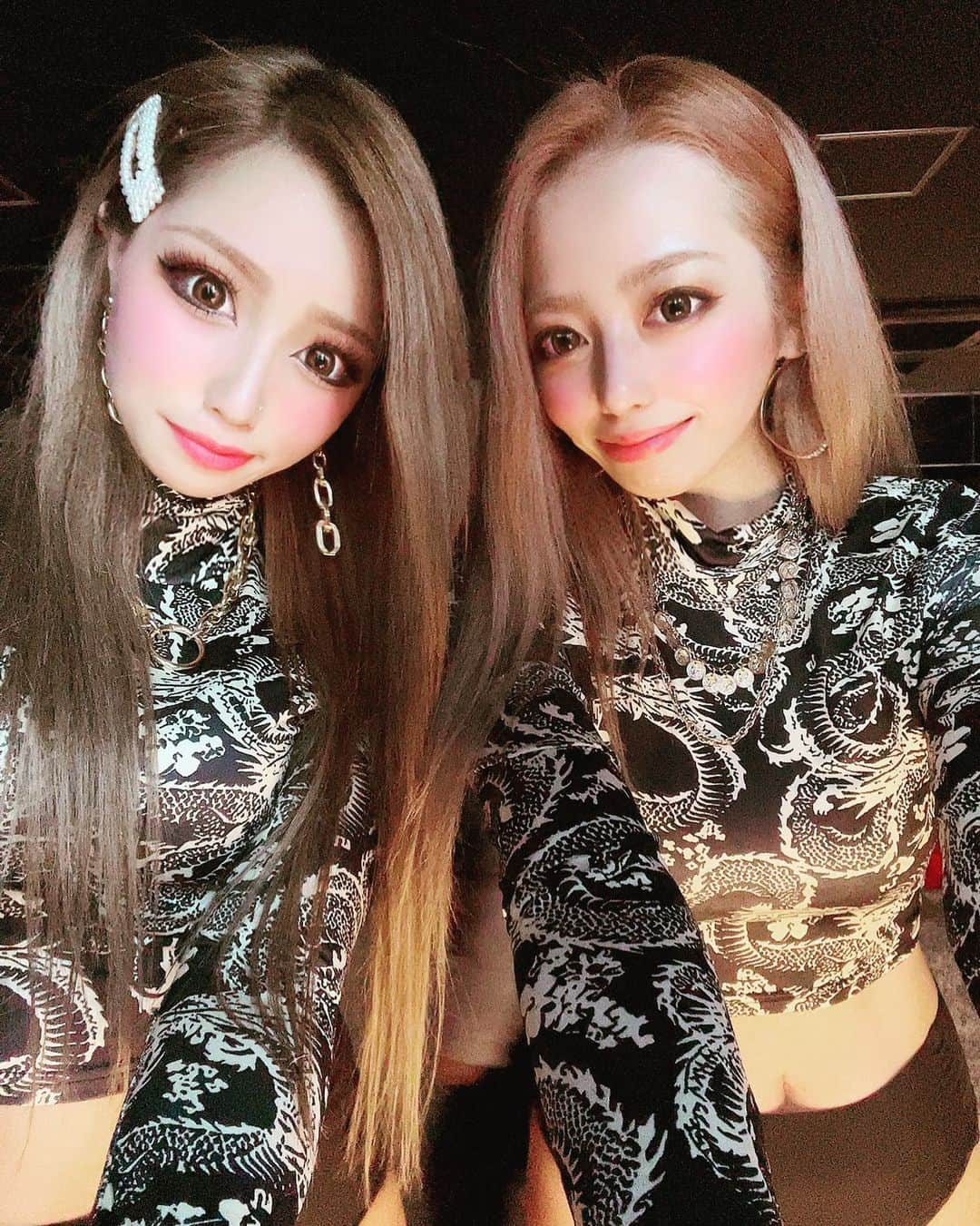 れなさんのインスタグラム写真 - (れなInstagram)「🐉🐉🐉🐉🐉🐉 今年も始まって2週間が経った。 おみくじは大吉だった。🥠 おみくじの効果は次のおみくじを引くまでらしいからもうおみくじ引きたくない。（あればすぐ引く） . . . . .  #UTAGEsapporo#UTAGEnagoya#YABAInagoya#アサヤバ#nagoya#gogodancer#ゴーゴーダンサー #dj #sexy #girl #club #drink #instagood #instalove #パリピ #パーティー #like #JAPAN #sexygirl #costume  #me」1月14日 12時19分 - rena_utage